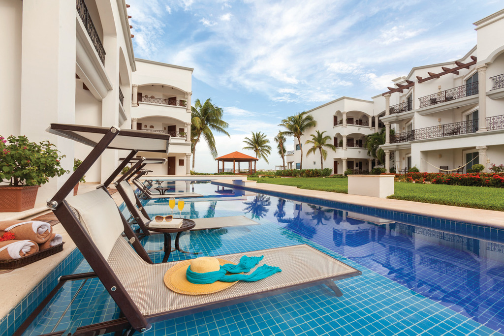 Hilton-Playa-Del-Carmen-Junior-Suite-Swim-Up-Exterior