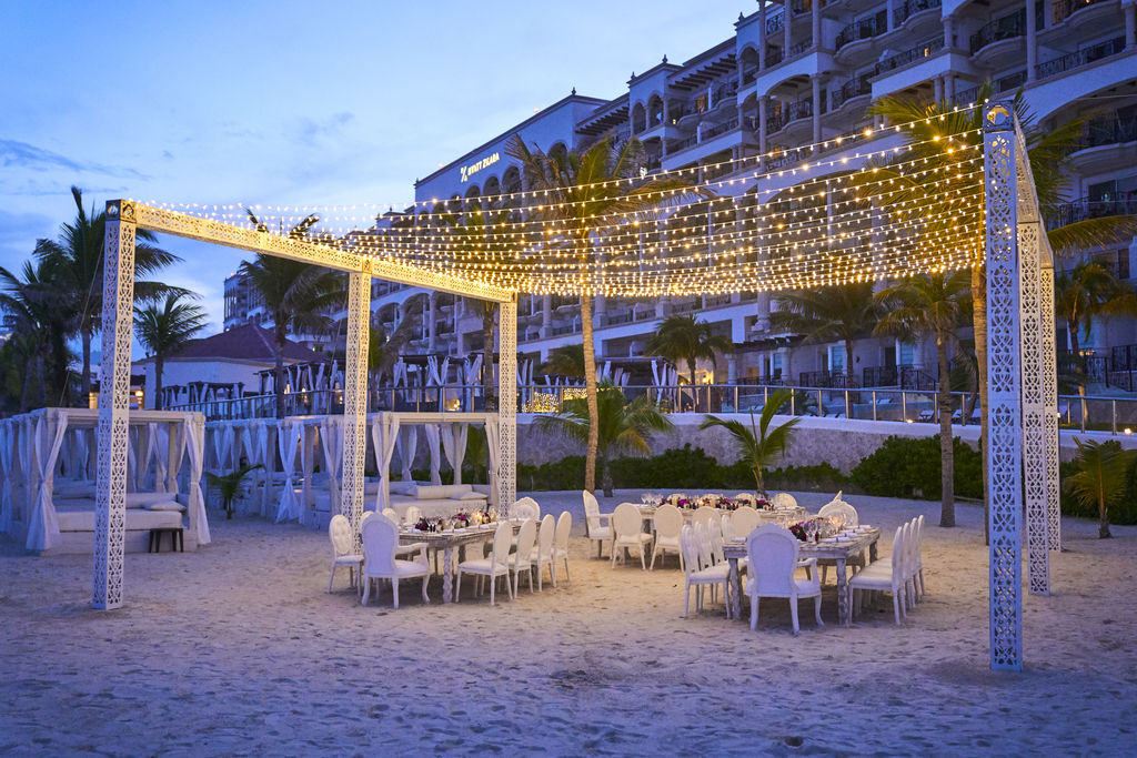 Hyatt-Zilara-Cancun-Beach-Reception-Evening