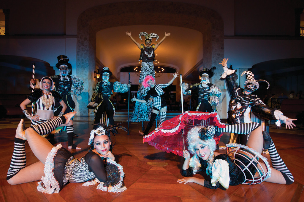 Hyatt-Zilara-Cancun-Entertainment-Performers-2