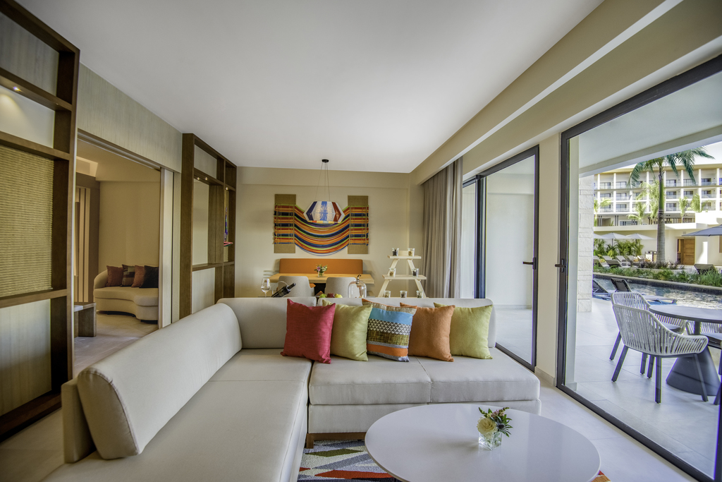 Hyatt-Zilara-Cap-Cana-Ocean-View-One-Bedroom-Master-Swim-Up-Suite-Room-1