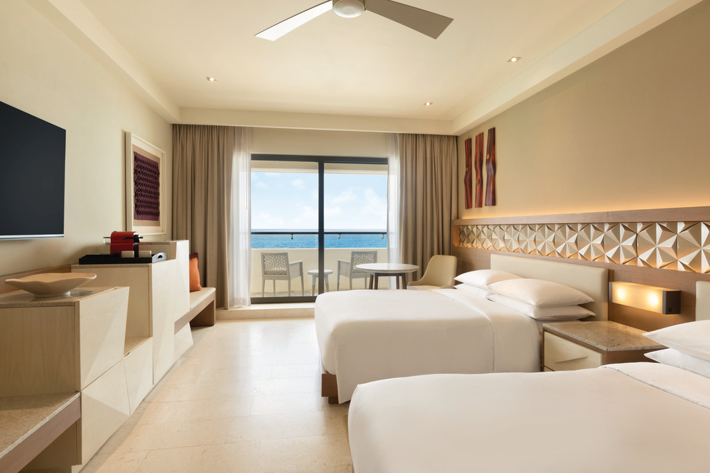 Hyatt-Ziva-Cancun-Club-Ocean-Front-Double-Room