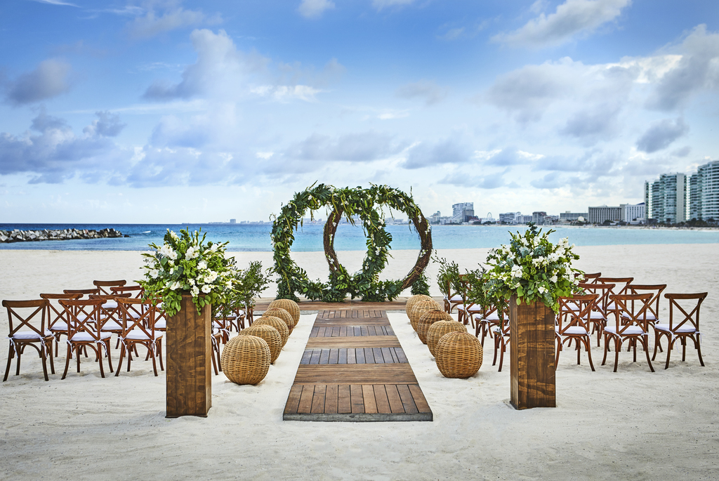 Hyatt-Ziva-Cancun-Sahara-beach Wedding