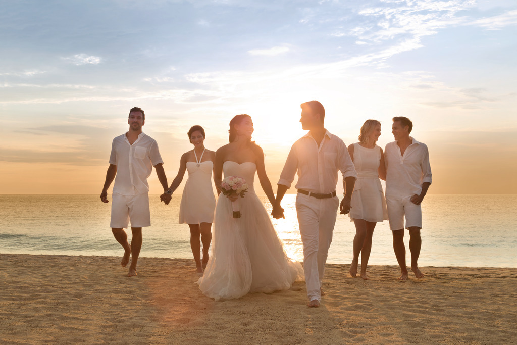 Hyatt-Ziva-Puerto-Vallarta-Wedding-Beach-Couple-And-Party-6