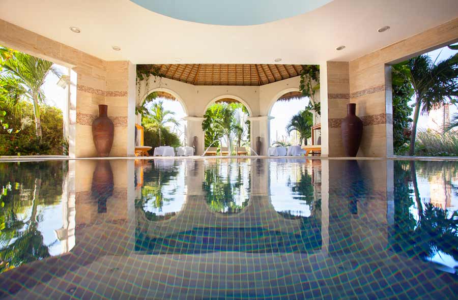 majestic-elegance-in-pool-spa