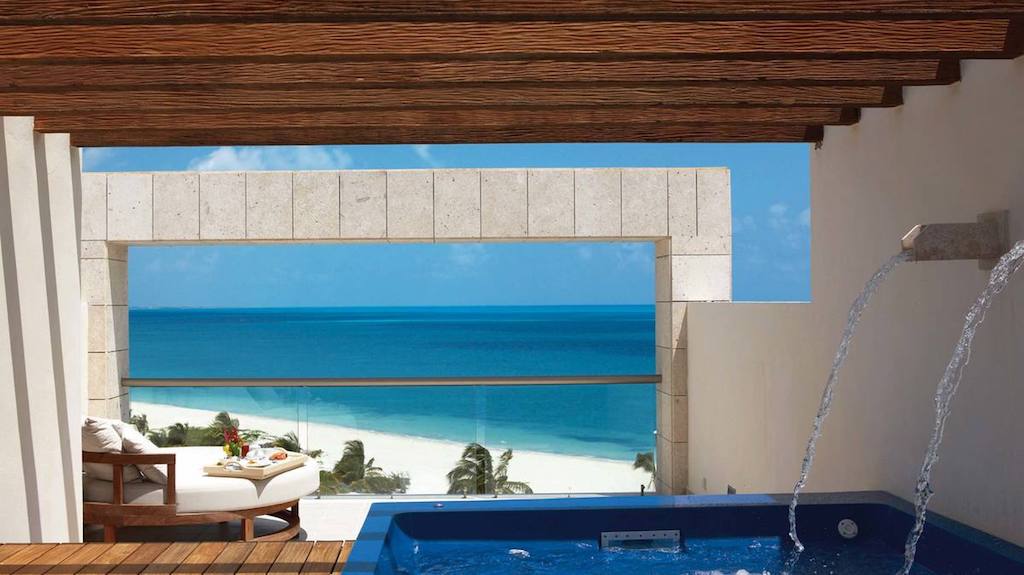 HH-EX-luxury-suite-ocean-view-with-terrace-jacuzzi
