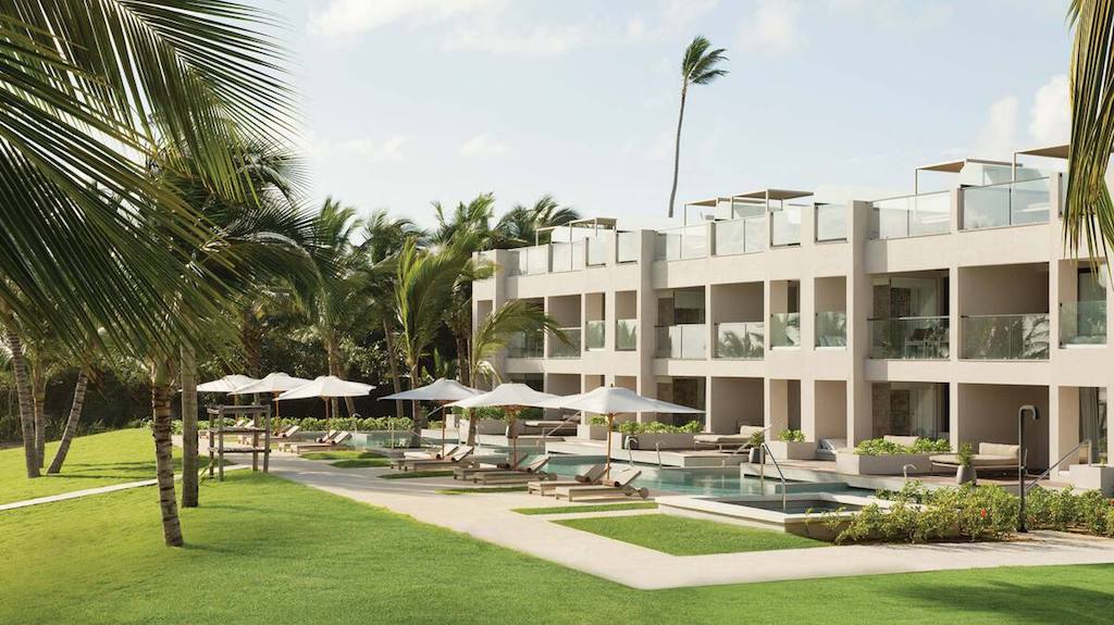 EX_EC-ECLUB-Honeymoon-beachfront-excellence-el-carmen-dominican-republic-luxury-resort-adults-only