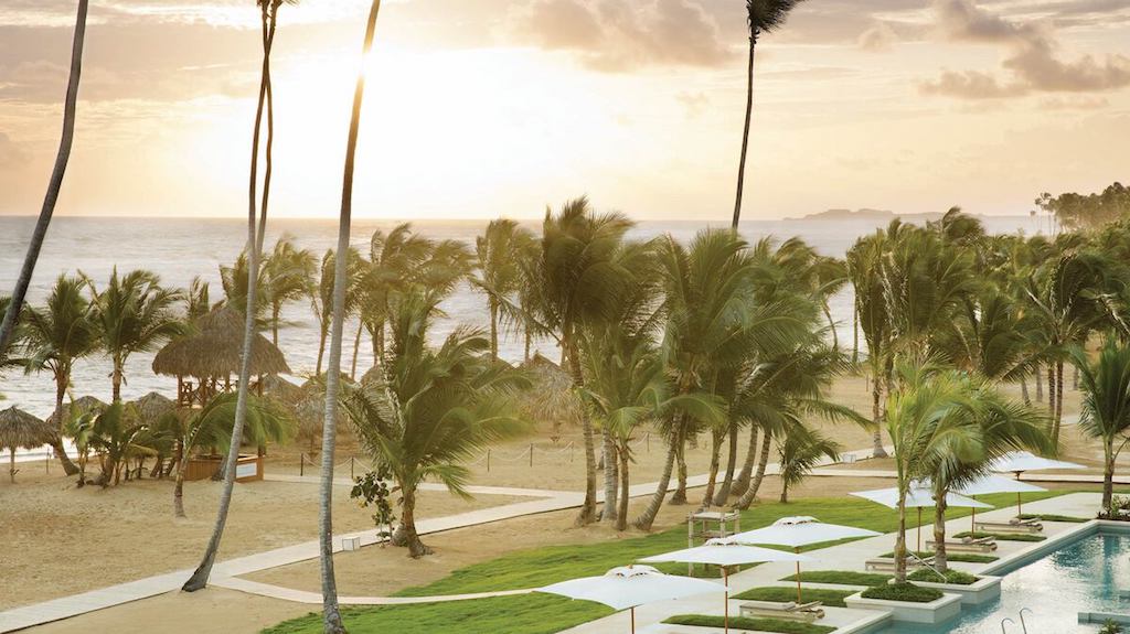 EX_EC-ECLUB-Honeymoon-view-beach-dominican-republic-resort-all-inclusive-deals
