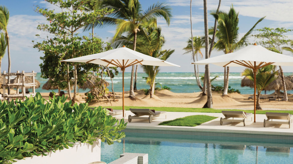 EX_EC-ECLUB-honeymoon-OF-swim-up-suites-in-all-inclusive-resorts-1