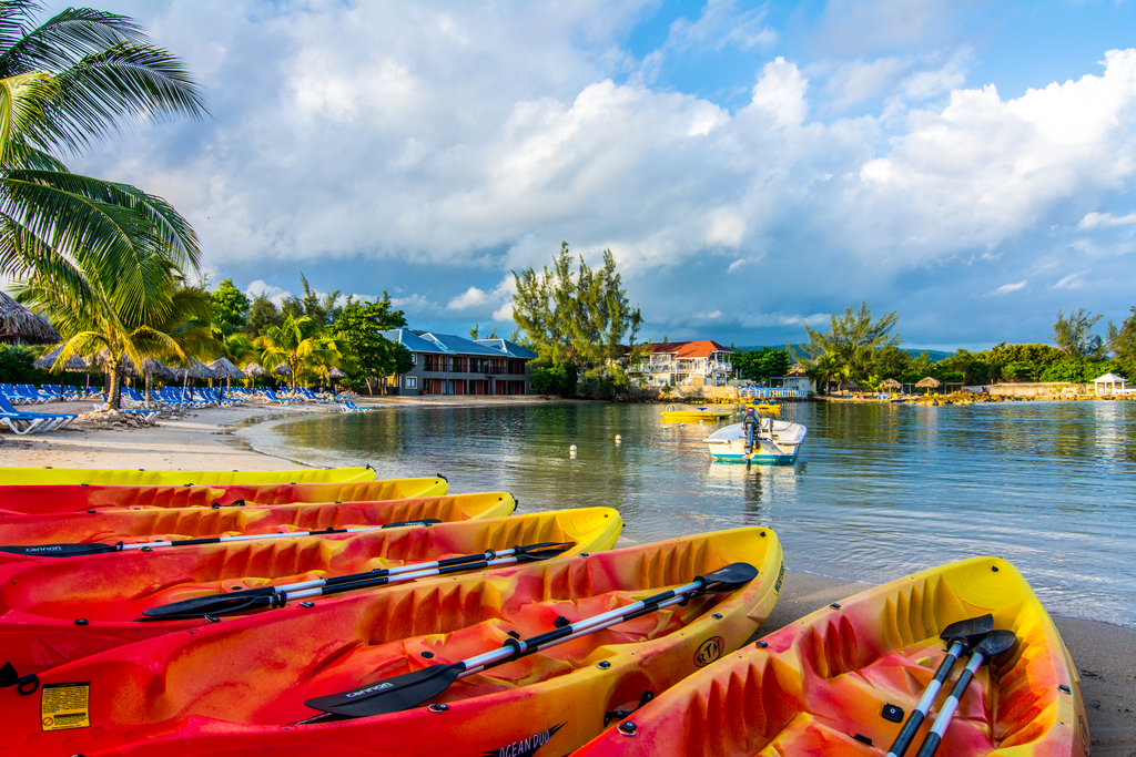 Jewel-Paradise-Cove-Beach-Resort-Kayaks